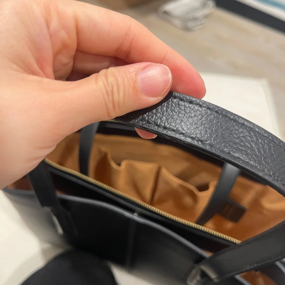 Freja New York Paloma Tote 13 – Black
Retail $368 | Excellent Condition - Picture 13 of 14